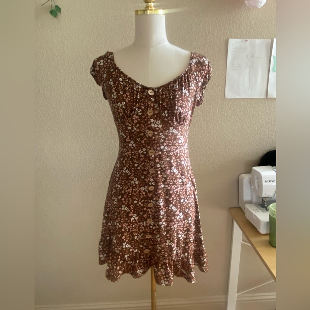 This is a mini dress one of my favorites!!!😋🥰 So cute with white heals!!!🩷